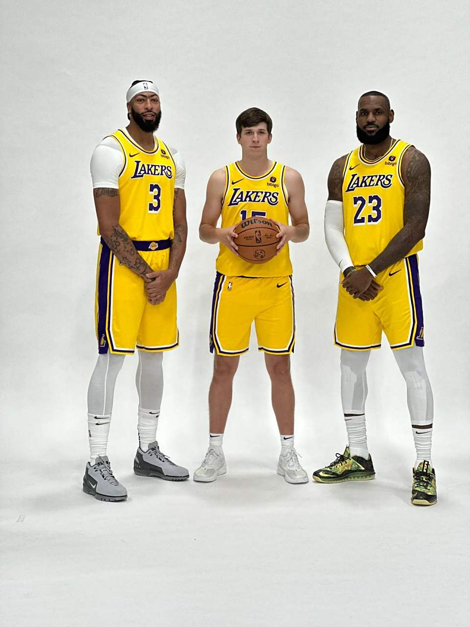 电竞直播-关于出色发挥首场状态出色,湖人观众沸腾!,哈兰德重返赛场再创辉煌时刻的信息-电竞直播